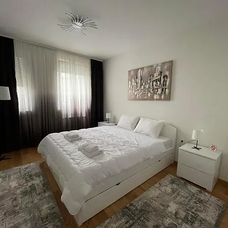 Centrum 2 Apartment *
